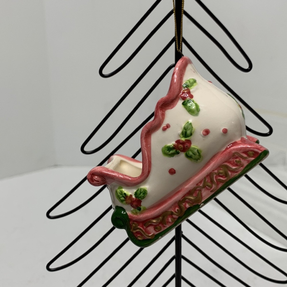 Victorian Christmas sleigh ornament - Picture 7 of 10